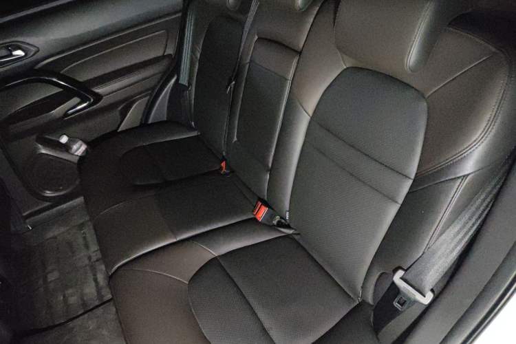 Used GAC Trumpchi GS4 2017 235T Automatic Two-Wheel Drive Luxury Smart Connectivity Version Left Rear Seat