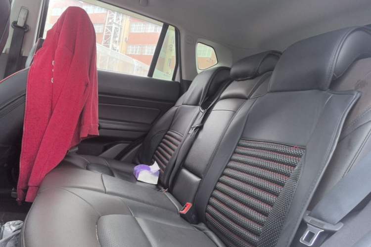 Used GAC Trumpchi GS4 2017 235T Manual Two-Wheel Drive Luxury Edition Left Rear Seat