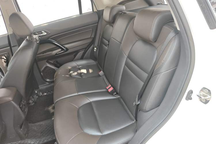 Used GAC Trumpchi GS4 2017 200T Manual Two-Wheel Drive Elite Edition Left Rear Seat