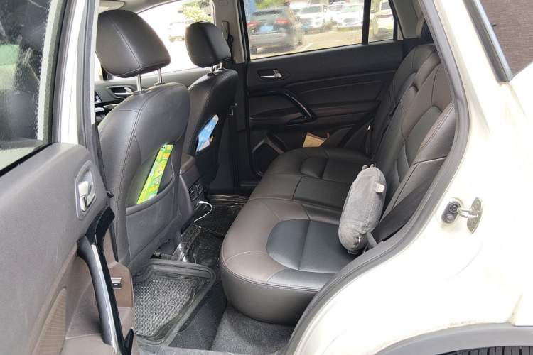 Used GAC Trumpchi GS4 2017 235T Automatic Two-Wheel Drive Elite Edition Left Rear Seat