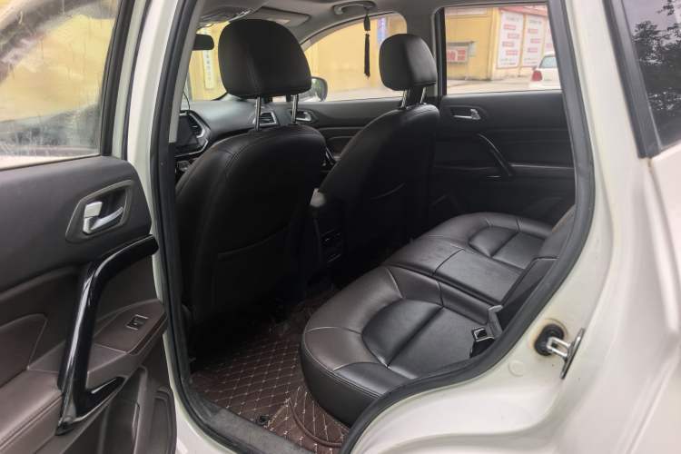 Used GAC Trumpchi GS4 2017 200T Manual Two-Wheel Drive Elite Edition Left Rear Seat