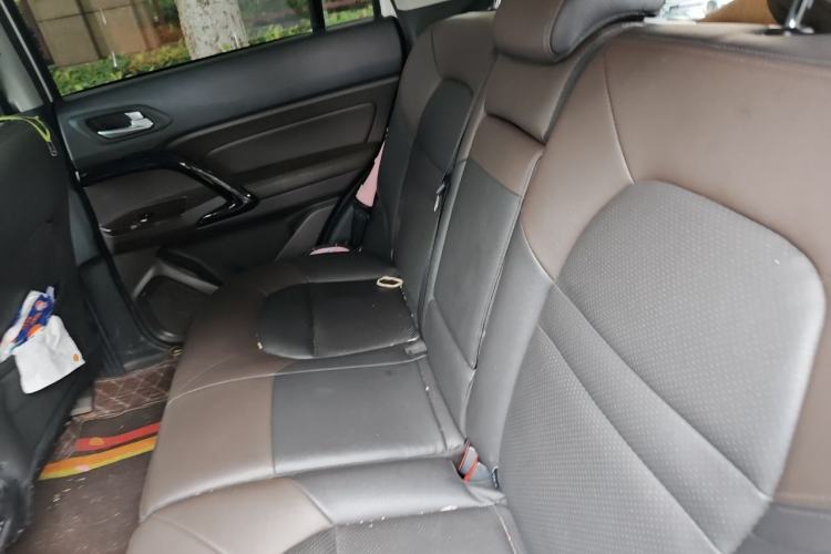 Used GAC Trumpchi GS4 2017 235T Automatic Two-Wheel Drive Luxury Smart Connectivity Version Left Rear Seat