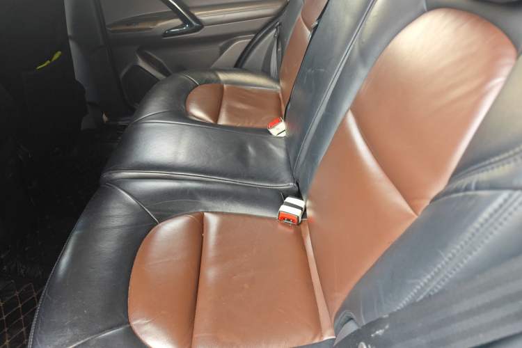 Used GAC Trumpchi GS4 2017 200T G-DCT Two-Wheel Drive Comfort Edition Left Rear Seat
