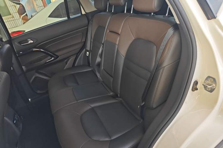 Used GAC Trumpchi GS4 2017 235T Automatic Two-Wheel Drive Elite Edition Left Rear Seat