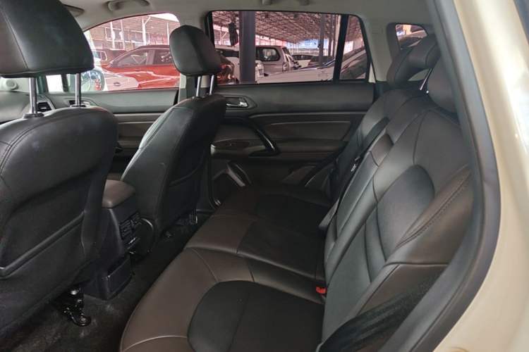 Used GAC Trumpchi GS4 2017 235T Automatic Two-Wheel Drive Elite Edition Left Rear Seat