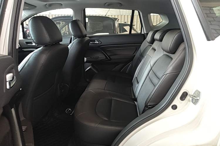 Used GAC Trumpchi GS4 2017 235T Automatic Two-Wheel Drive Elite Edition Left Rear Seat