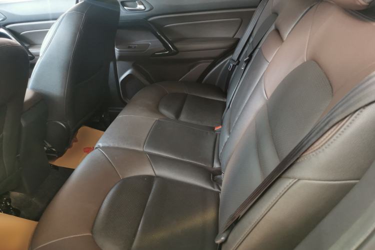 Used GAC Trumpchi GS4 2017 235T Manual Two-Wheel Drive Luxury Edition Left Rear Seat