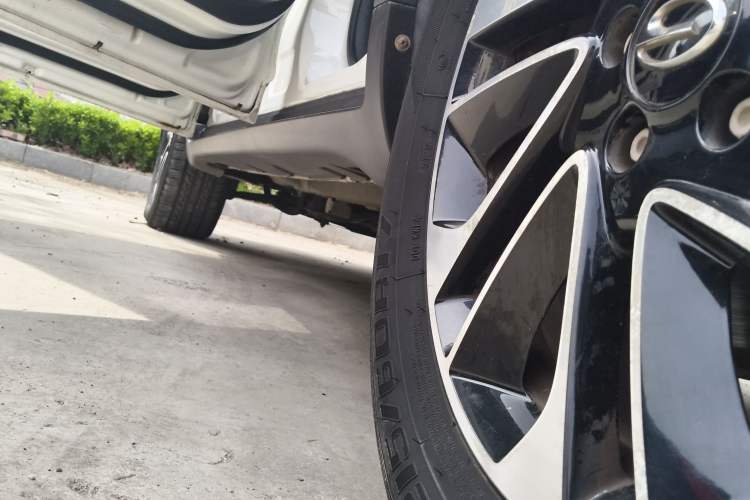 Used GAC Trumpchi GS4 2017 235T Automatic Two-Wheel Drive Elite Edition Left Side Sill