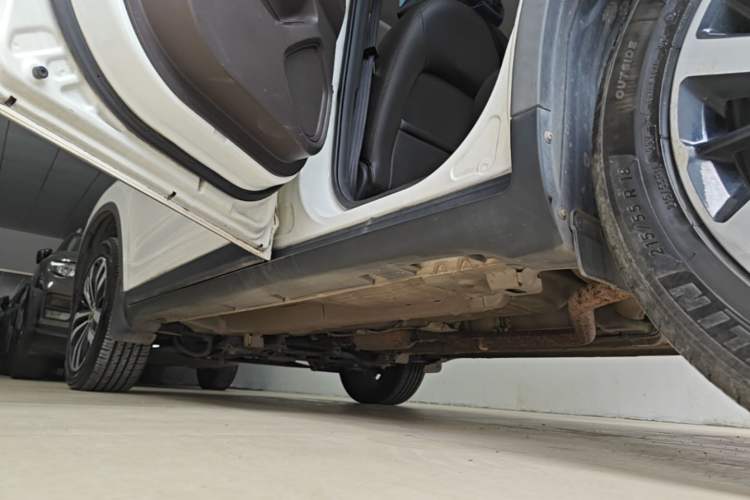 Used GAC Trumpchi GS4 2017 235T Automatic Two-Wheel Drive Luxury Smart Connectivity Version Left Side Sill
