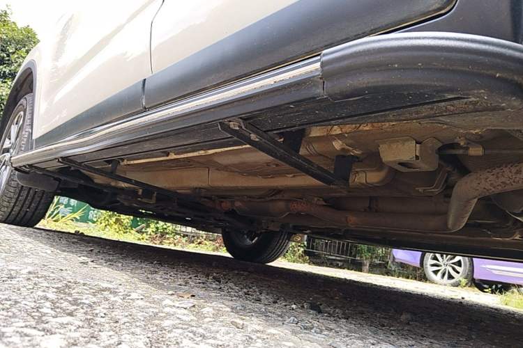 Used GAC Trumpchi GS4 2017 200T G-DCT Two-Wheel Drive Elite Edition Left Side Sill