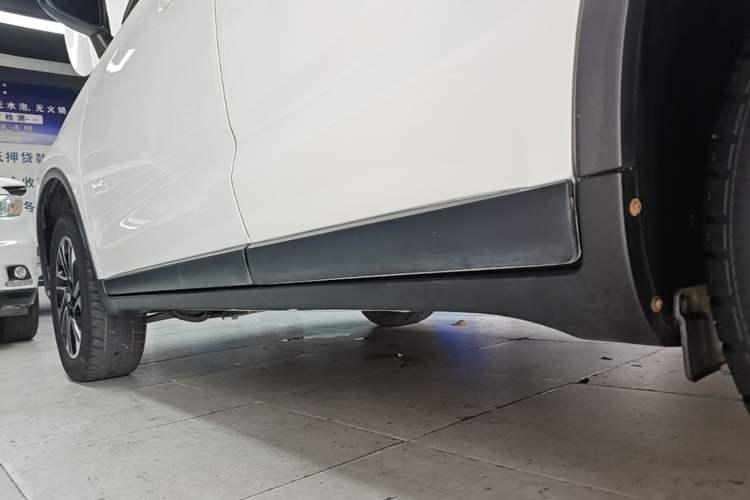 Used GAC Trumpchi GS4 2017 235T G-DCT Two-Wheel Drive Elite Edition Left Side Sill