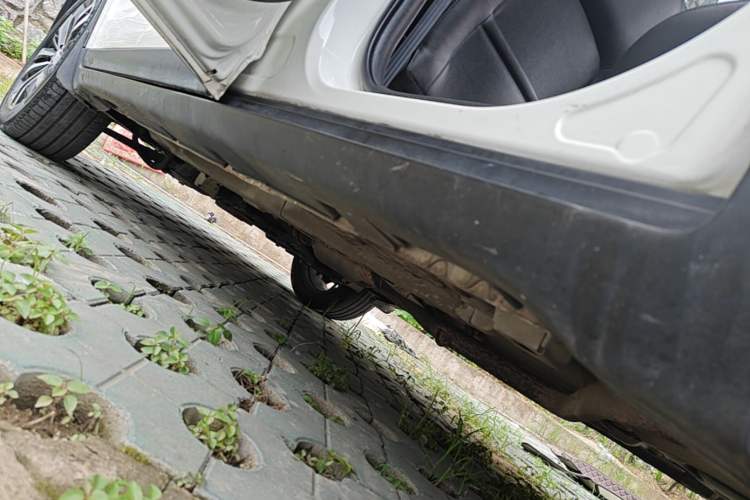 Used GAC Trumpchi GS4 2017 235T Automatic Two-Wheel Drive Luxury Smart Connectivity Version Left Side Sill
