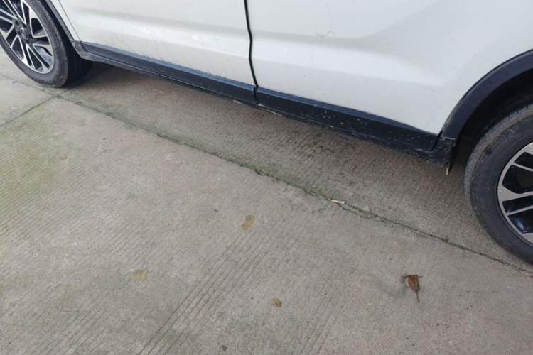 Used GAC Trumpchi GS4 2017 235T Automatic Two-Wheel Drive Elite Edition Left Side Sill