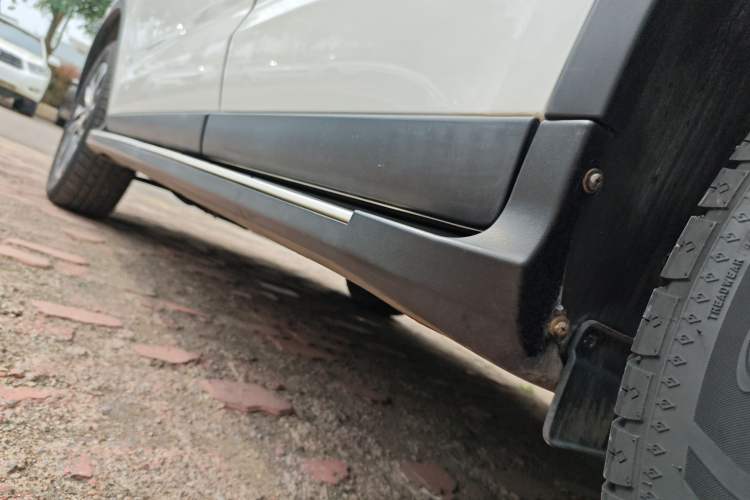 Used GAC Trumpchi GS4 2017 235T Automatic Two-Wheel Drive Elite Edition Left Side Sill