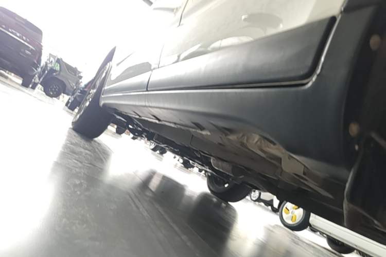 Used GAC Trumpchi GS4 2017 235T Automatic Two-Wheel Drive Elite Edition Left Side Sill