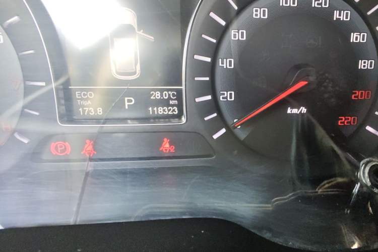 Used GAC Trumpchi GS4 2017 235T Automatic Two-Wheel Drive Luxury Smart Connectivity Version Odometer Close Up
