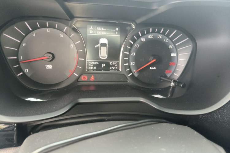 Used GAC Trumpchi GS4 2017 235T Automatic Two-Wheel Drive Luxury Smart Connectivity Version Odometer Close Up