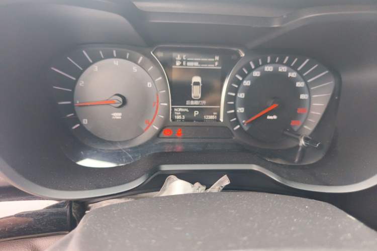 Used GAC Trumpchi GS4 2017 235T Automatic Two-Wheel Drive Elite Edition Odometer Close Up