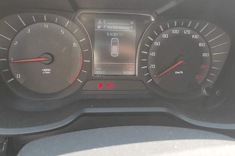 Used GAC Trumpchi GS4 2017 200T Manual Two-Wheel Drive Luxury Edition Odometer Close Up