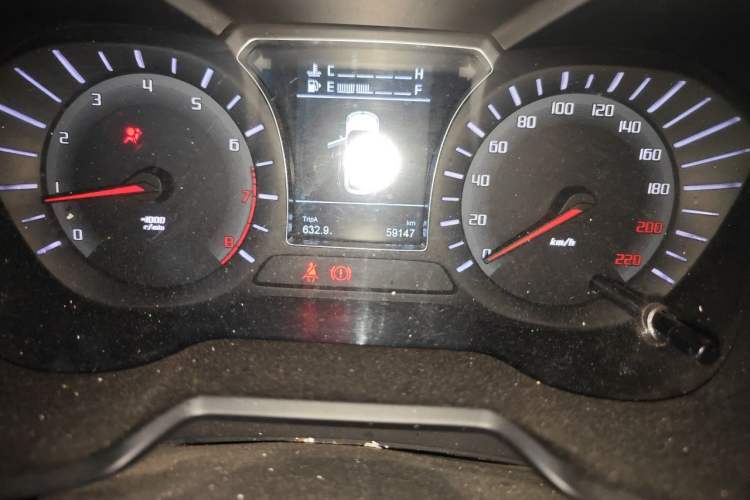 Used GAC Trumpchi GS4 2017 200T Manual Two-Wheel Drive Elite Edition Odometer Close Up