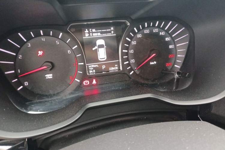 Used GAC Trumpchi GS4 2017 235T Automatic Two-Wheel Drive Elite Edition Odometer Close Up