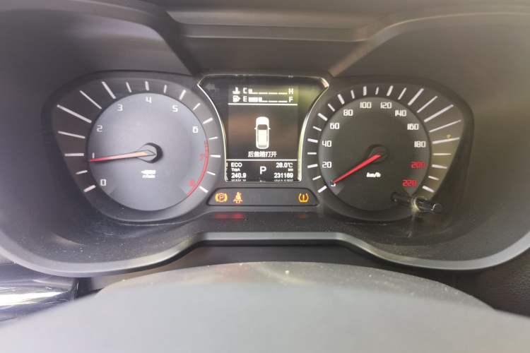 Used GAC Trumpchi GS4 2017 235T Automatic Two-Wheel Drive Luxury Smart Connectivity Version Odometer Close Up