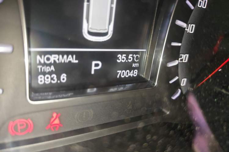 Used GAC Trumpchi GS4 2017 235T Automatic Two-Wheel Drive Luxury Smart Connectivity Version Odometer Close Up
