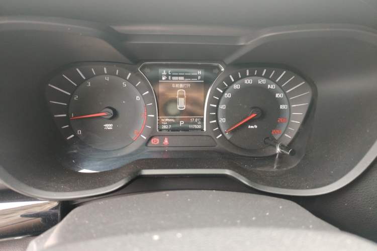 Used GAC Trumpchi GS4 2017 235T Automatic Two-Wheel Drive Luxury Smart Connectivity Version Odometer Close Up