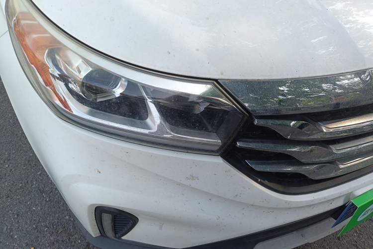 Used GAC Trumpchi GS4 2017 235T Automatic Two-Wheel Drive Elite Edition Right Front Headlight