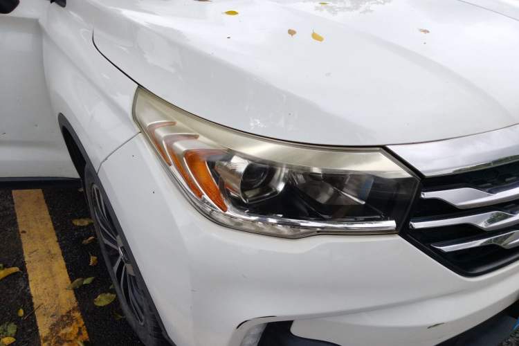 Used GAC Trumpchi GS4 2017 235T Automatic Two-Wheel Drive Luxury Smart Connectivity Version Right Front Headlight