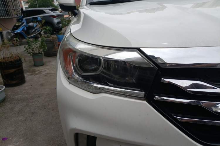 Used GAC Trumpchi GS4 2017 235T Automatic Two-Wheel Drive Elite Edition Right Front Headlight