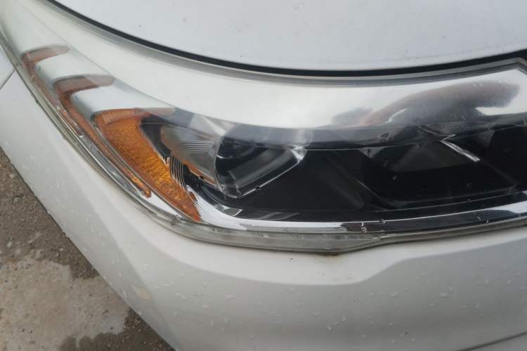 Used GAC Trumpchi GS4 2017 235T Automatic Two-Wheel Drive Luxury Smart Connectivity Version Right Front Headlight