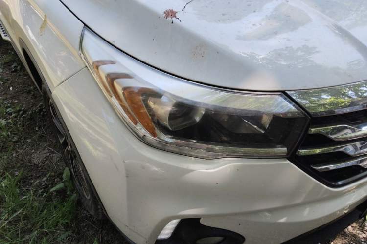 Used GAC Trumpchi GS4 2017 235T G-DCT Two-Wheel Drive Elite Edition Right Front Headlight