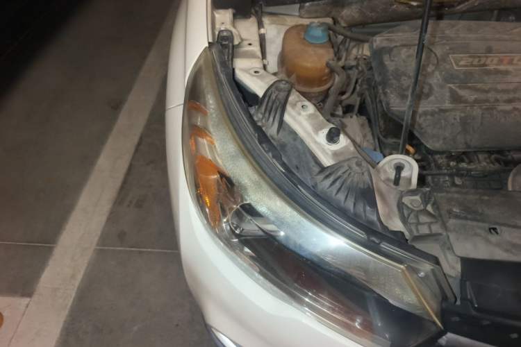 Used GAC Trumpchi GS4 2017 200T G-DCT Two-Wheel Drive Elite Edition Right Front Headlight