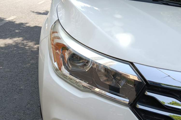 Used GAC Trumpchi GS4 2017 235T Manual Two-Wheel Drive Luxury Edition Right Front Headlight