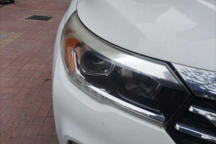 Used GAC Trumpchi GS4 2017 235T Automatic Two-Wheel Drive Luxury Smart Connectivity Version Right Front Headlight