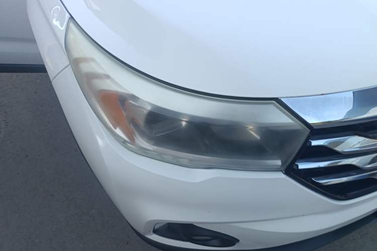 Used GAC Trumpchi GS4 2017 235T Automatic Two-Wheel Drive Luxury Smart Connectivity Version Right Front Headlight