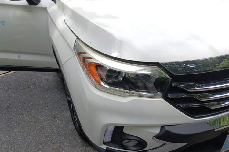 Used GAC Trumpchi GS4 2017 235T Manual Two-Wheel Drive Luxury Edition Right Front Headlight
