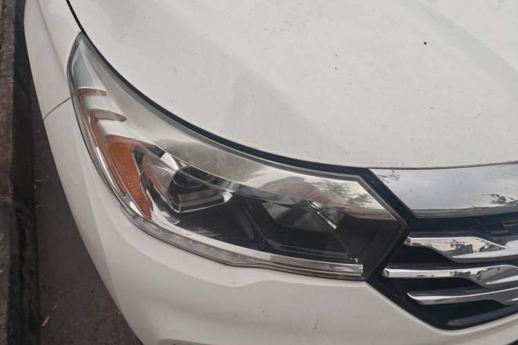 Used GAC Trumpchi GS4 2017 235T Manual Two-Wheel Drive Luxury Edition Right Front Headlight