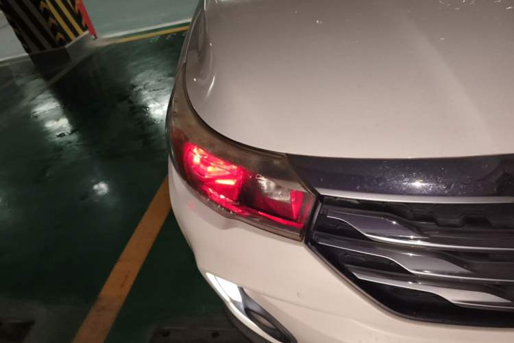 Used GAC Trumpchi GS4 2017 235T Automatic Two-Wheel Drive Elite Edition Right Front Headlight