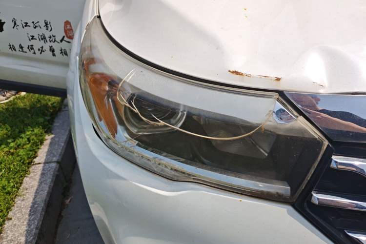 Used GAC Trumpchi GS4 2017 200T G-DCT Two-Wheel Drive Comfort Edition Right Front Headlight