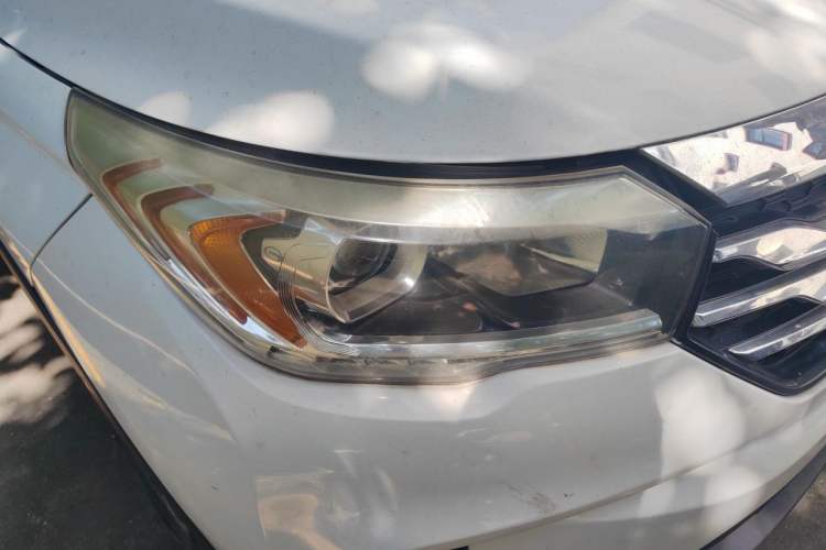 Used GAC Trumpchi GS4 2017 235T G-DCT Two-Wheel Drive Elite Edition Right Front Headlight