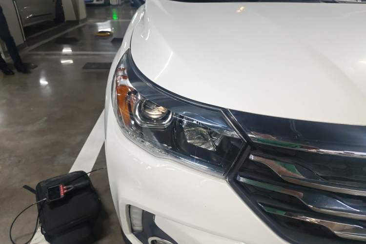 Used GAC Trumpchi GS4 2017 235T Automatic Two-Wheel Drive Elite Edition Right Front Headlight
