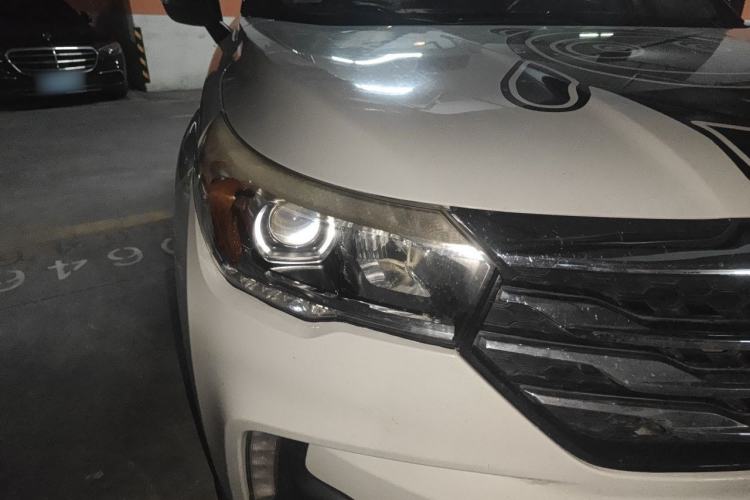 Used GAC Trumpchi GS4 2017 200T G-DCT Two-Wheel Drive Elite Edition Right Front Headlight
