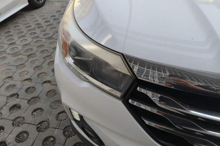 Used GAC Trumpchi GS4 2017 200T G-DCT Two-Wheel Drive Elite Edition Right Front Headlight