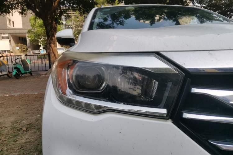Used GAC Trumpchi GS4 2017 200T Manual Two-Wheel Drive Elite Edition Right Front Headlight