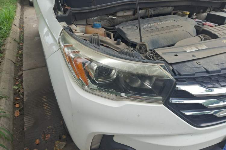 Used GAC Trumpchi GS4 2017 235T Automatic Two-Wheel Drive Luxury Smart Connectivity Version Right Front Headlight