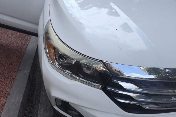 Used GAC Trumpchi GS4 2017 235T Automatic Two-Wheel Drive Luxury Smart Connectivity Version Right Front Headlight