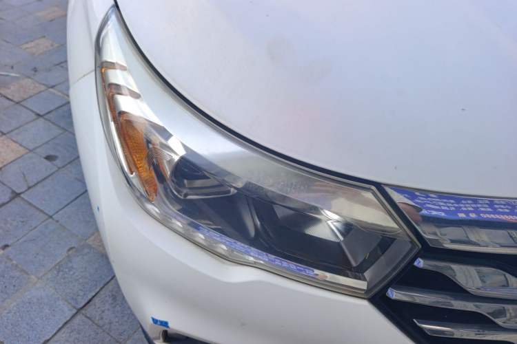 Used GAC Trumpchi GS4 2017 235T G-DCT Two-Wheel Drive Elite Edition Right Front Headlight