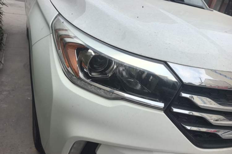 Used GAC Trumpchi GS4 2017 235T Automatic Two-Wheel Drive Elite Edition Right Front Headlight